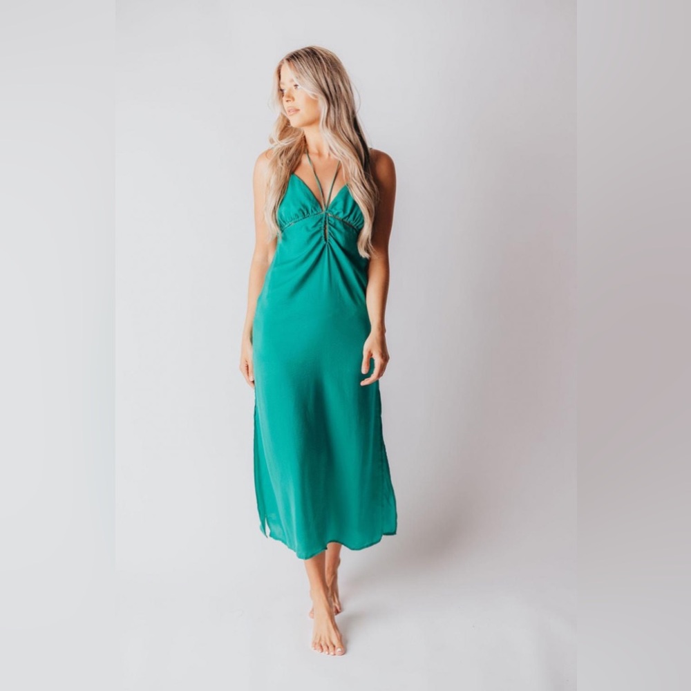 Two Can Tango Cutout Midi Dress in Kelly Green | Paige Collective Womens Dresses